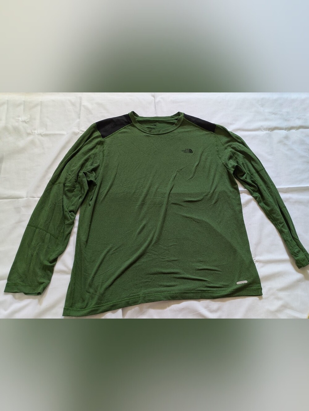 The North Face Men's Green Long Sleeve Pullover Shirt
